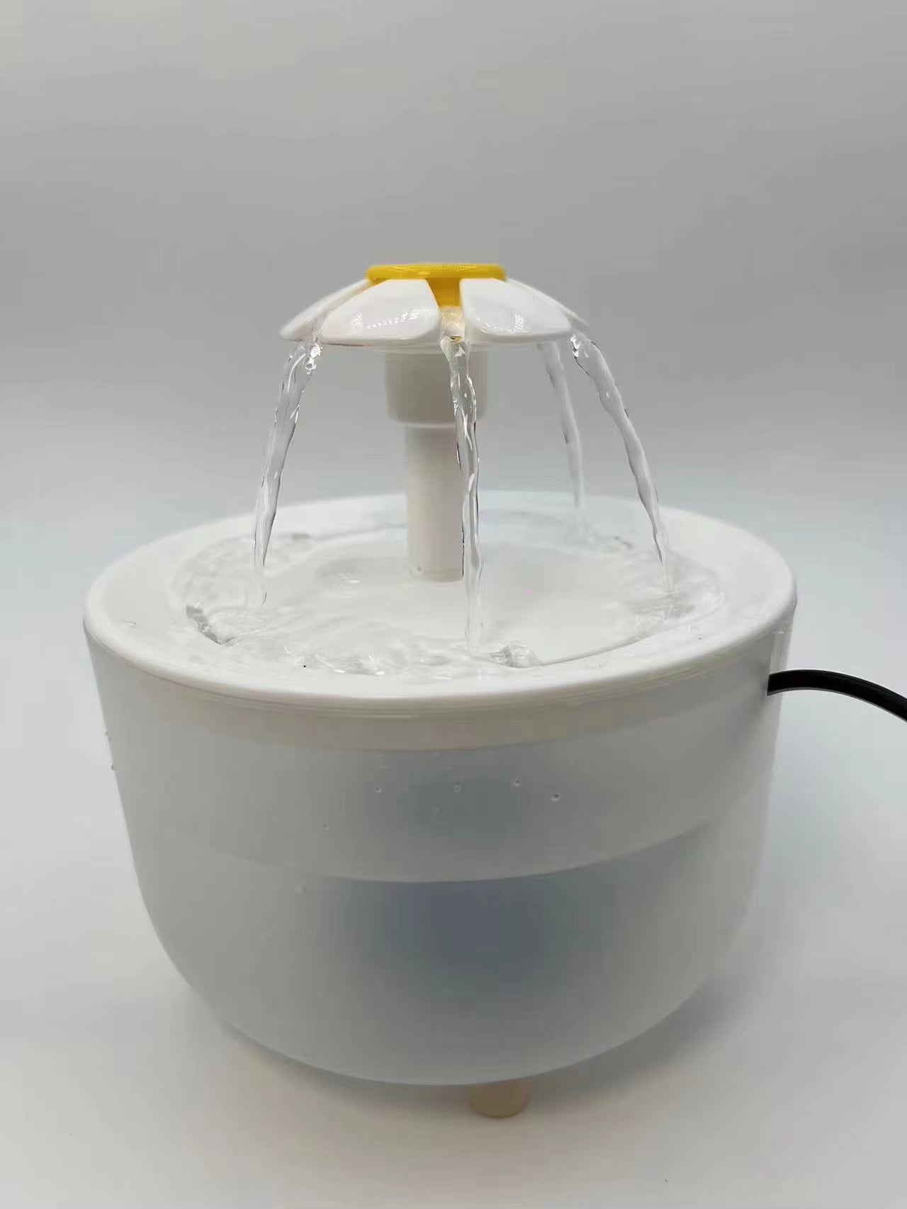Automatic Pet Water Fountain with USB Connection and Quiet Operation - 1200ml Recirculating Filtered Water Dispenser for Cats