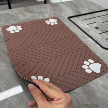 Quick-Drying Absorbent Pet Feeding Mat for Dogs and Cats with Non-Slip Rubber Base and Dark Polyester Surface for Indoor Use